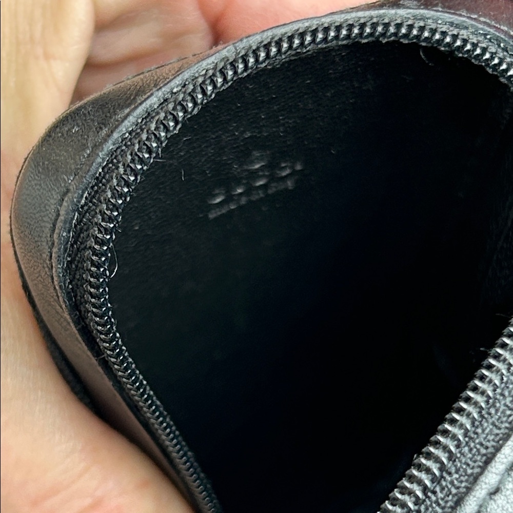 Gucci Authentic Case - Picture 11 of 16